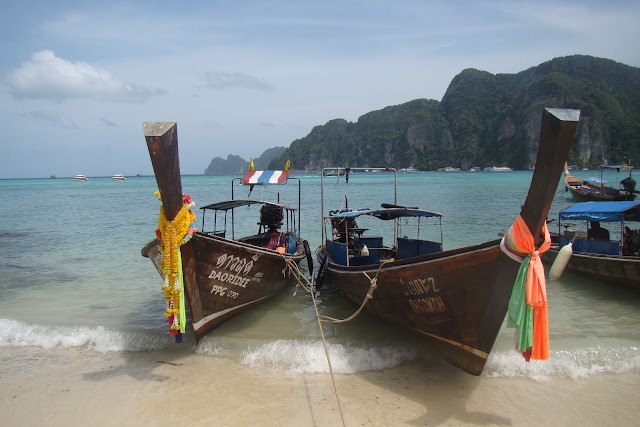 Los típicos "Long tail boat" tailandeses