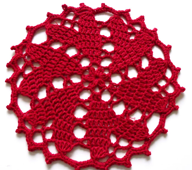 free crochet patterns, hearts, doily,