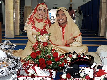 Gambar perkahwinan artis Malaysia