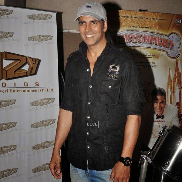 Akshay Kumar poses as he arrives for a recording session of his movie It's Entertainment, in Mumbai, on July 23, 2014. (Pic: Viral Bhayani)
