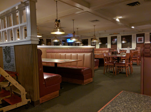 Pizza Restaurant «Pizza Hut», reviews and photos, 211 NJ-37, Toms River, NJ 08753, USA