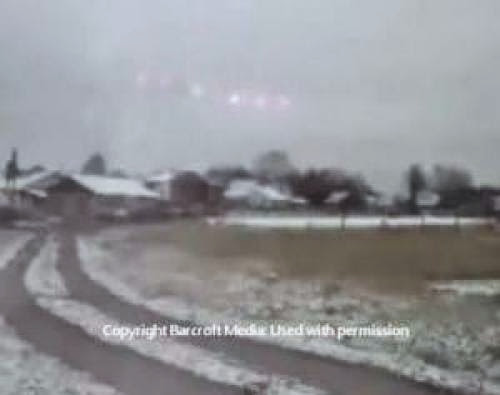 Giant Ufo Hovers Over Russian Town Proof Aliens Are Visiting