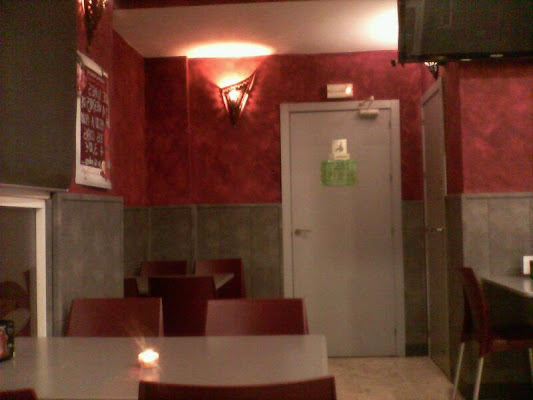 Ya Tú Sabes ..., C/ Alfonso Lasso De La Vega s/n (junto bloque 31), 41013 Seville, Sevilla, Spain