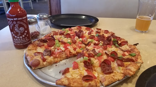 Pizza Restaurant «Round Table Pizza», reviews and photos, 421 Pioneer Ave, Woodland, CA 95776, USA