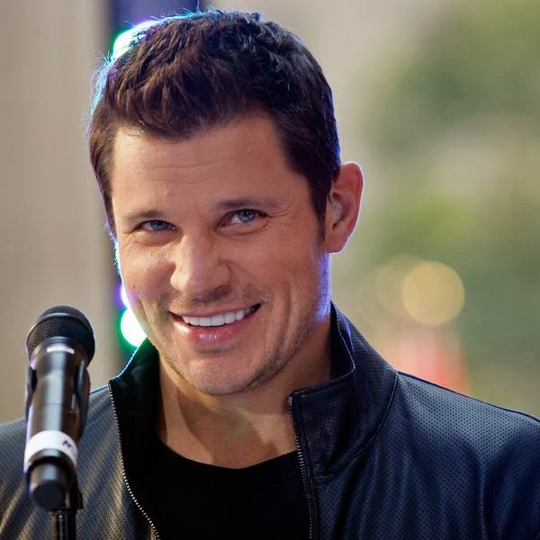 Nick Lachey: Singer and actor Nick Lachey loves cross-dressing. Nick once admitted that he enjoyed walking in his ex-wife Jessica Simpson shoes. 