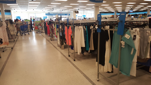 Clothing Store «Ross Dress for Less», reviews and photos, 13855 Outlet Dr, Silver Spring, MD 20904, USA
