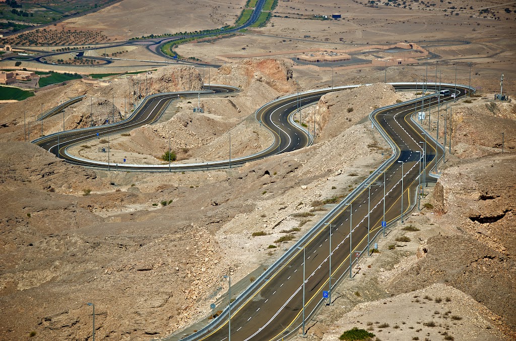 Résultat de recherche d'images pour "Jebel Hafeet climb"