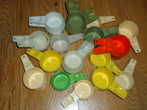 Tupperware Vintage Measuring Cup in ¾ cup yellow (One Cup Only)