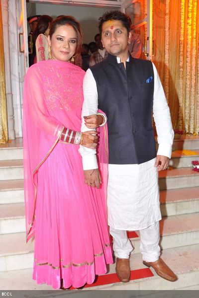 Udita Goswami and Mohit Suri pose for the lens post their wedding ceremony, held at ISKCON Juhu in Mumbai on January 29, 2013. (Pic: Viral Bhayani)