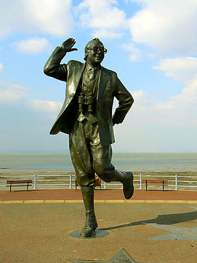 It looks like we've all been told a big fat whopper of a lie about Pensacola history. - Page 3 Eric-morecambe-1