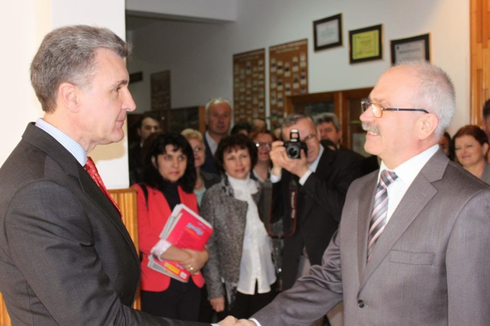 ASR Principele Radu - Vizită la Colegiul Naţional Vasile Lucaciu Baia Mare ASR Principele Radu - Vizită la Colegiul Naţional Vasile Lucaciu Baia Mare