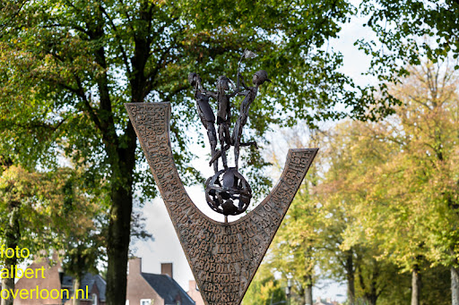 vrijheidsmonument in Overloon 03-10-2014 (5).jpg