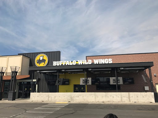 Chicken Wings Restaurant «Buffalo Wild Wings», reviews and photos, 2529 Main St, Union Gap, WA 98903, USA