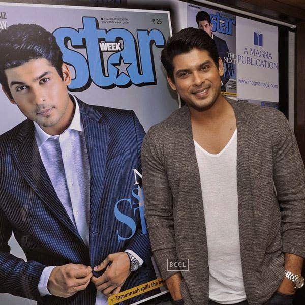 Siddharth Shukla arrives to launch Star Week magazine's latest issue in Mumbai, on July 31, 2014.(Pic: Viral Bhayani)