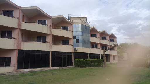 Oyster International School & Junior College, Vijapur Rd, Soregaon, Solapur, Maharashtra 413008, India, Junior_College, state MH