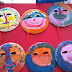 Lembrancinha de carnaval - Máscaras de carnaval feitos de pratinhos de papelão e tinta guache confeccionadas pelos alunos.