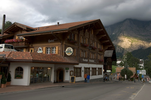 Адреса швейцарии. Dorfstrasse 95-88, 3818 Grindelwald, Швейцария.