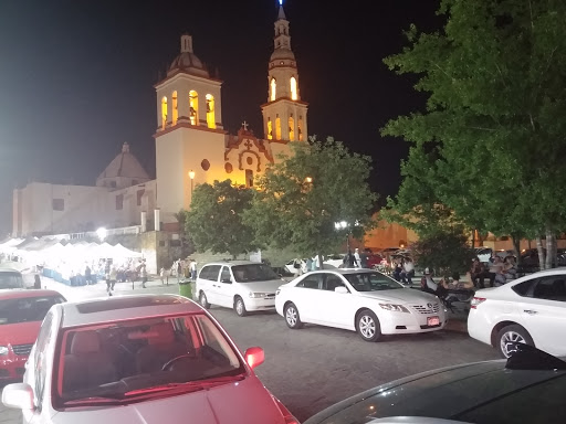 Iglesia San Francisco de Asis, Hidalgo 344, San Vicente, Del Maestro, 67300 Santiago, N.L., México, Institución religiosa | NL