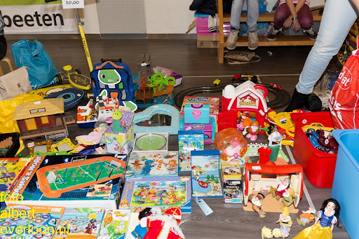 Kindermarkt - Schoenmaatjes Overloon 09-11-2014 (10).jpg