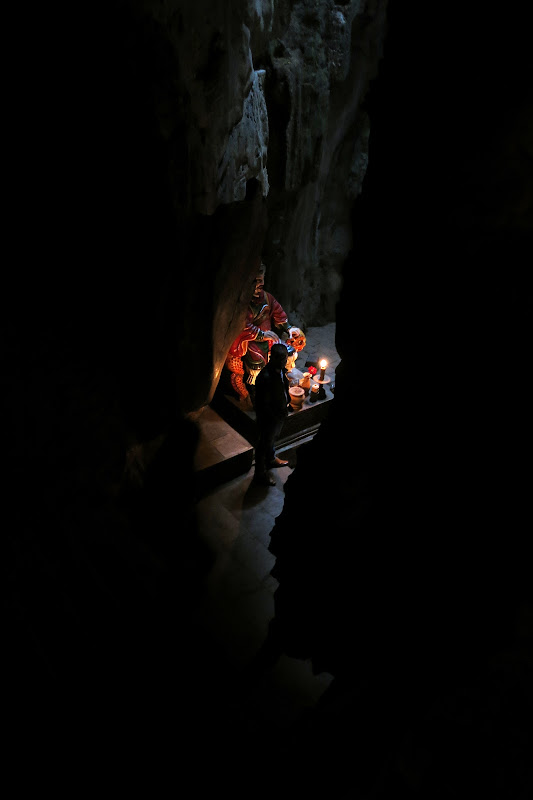 Descending into Huyen Khong Cave
