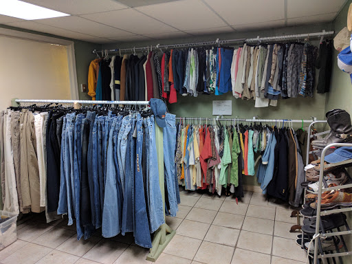 Thrift Store «Humane Society of St Lucie County Thrift Store», reviews and photos, 1001 W Midway Rd, Fort Pierce, FL 34982, USA