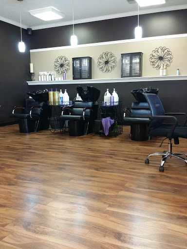 Beauty Salon «Wild Hairz Salon», reviews and photos, 6234 N Preston Hwy # D, Louisville, KY 40229, USA
