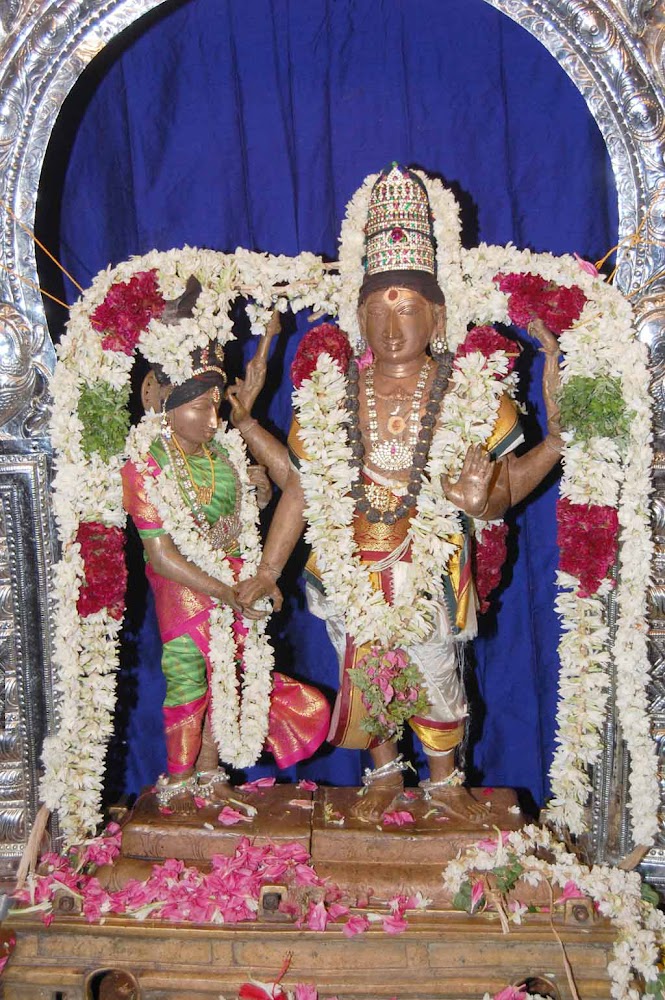 Sri Udhvaganathar Temple, Thirumanancheri, Mayiladuthurai - 275 Shiva Temples