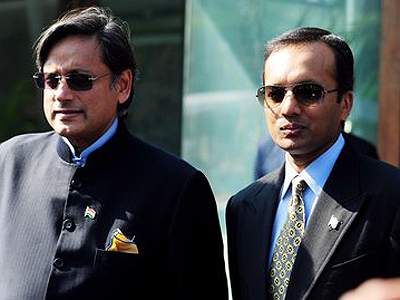 Shashi Tharoor with Naveen Jindal during the launch of 'Tiranga Bangle', an initiative by the latter's Flag Foundation, held in New Delhi.