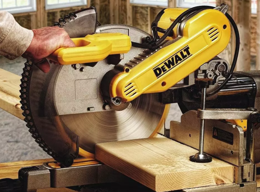 sliding miter saw
