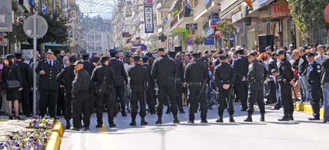 Ισχυρή αστυνομική παρουσία και αυξημένα μέτρα στην παρέλαση της Βέροιας