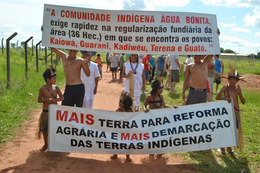 Manifestação por rapidez na regularização fundiária da aldeia Água Bonita, em Campo Grande, MS. Foto: Lucas Moreira/Brigada de Solidariedade 13 de Janeiro