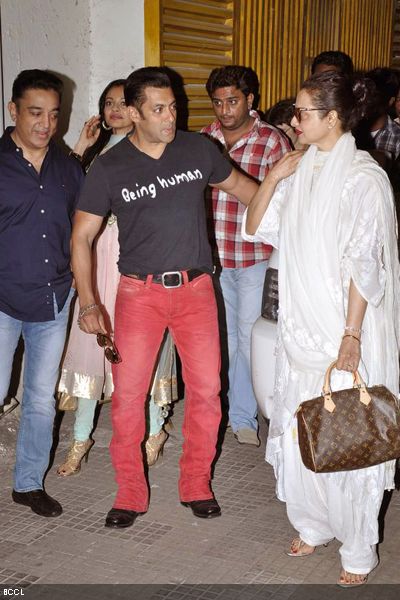 Looks like even hunks like Kamal Haasan and Salman Khan can be speechless in presence of Rekha at the special screening of the movie 'Vishwaroop', held at Ketnav in Mumbai on February 1, 2013. (Pic: Viral Bhayani)