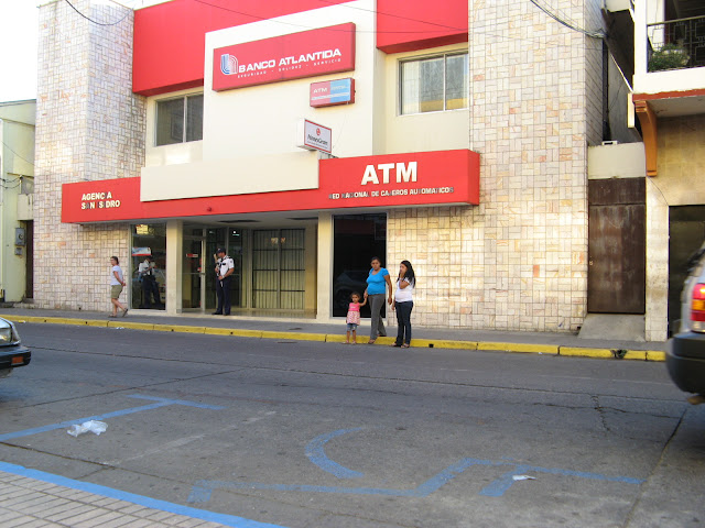 La Ceiba, a bank