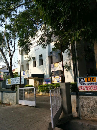 LIC of India, Branch Office, Near RTC Bus Stand, ATMAKUR, Atmakur, Kurnool, Andhra Pradesh 518422, India, Life_Insurance_Company, state AP