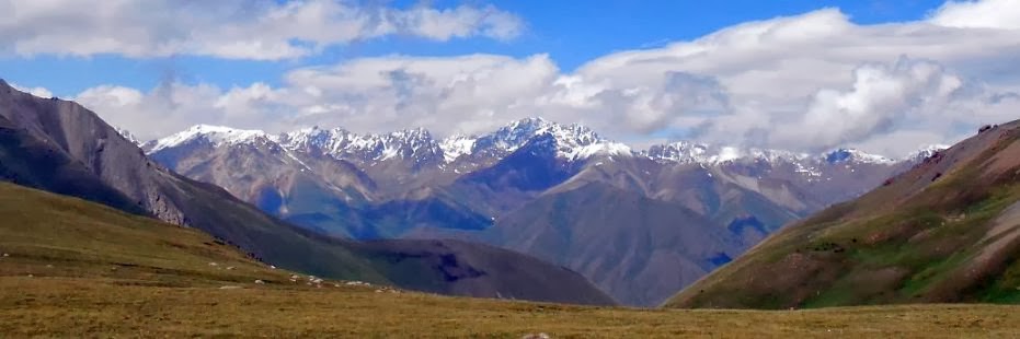 Blick vom Kalmak-Ashu-Pass (3445 m)