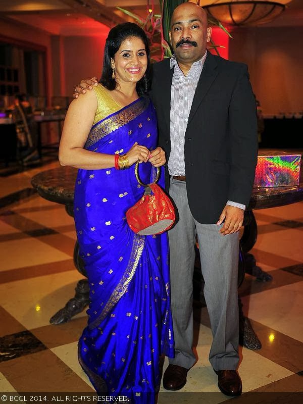 Sonali Kulkarni with hubby Nachiket Pantvaidya during Siddharth Kannan's wedding, held at JW Marriott, in Mumbai, on February 4, 2014.