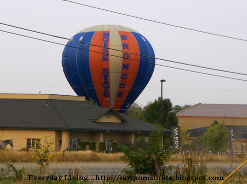 photo of the Boise State hot air balloon