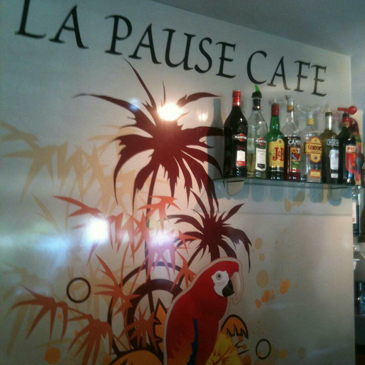 LA PAUSE CAFE logo