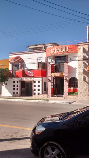 Hotel Bambu, Segunda Privada de la Avenida Revolución, Barrio de Sta Ana, 24050 Campeche, Camp., México, Hostal | CAMP