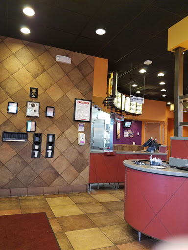 Mexican Restaurant «Taco Bell», reviews and photos, 1 Main St, East Hartford, CT 06118, USA