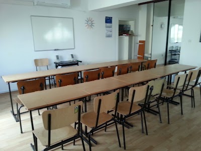 Photos of Образователен център "Студио S" - курсове по БЕЛ, математика, рисуване, английски език и други обучения