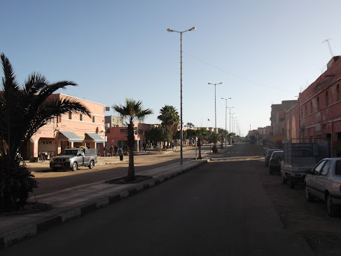 Por Marrocos e Mauritãnia, a queimar Pneu e Gasolina  - Página 5 DSCF1030