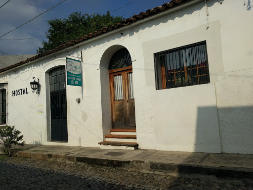 La Parroquia Hostal, Calle Miguel Hidalgo 287, Centro, 28450 Comala, Col., México, Alojamiento en interiores | COL