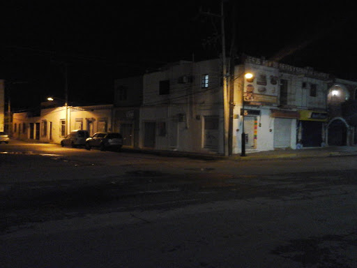 Ultramarinos San Pedro, 24010, Calle 16 249, Barrio de Guadalupe, Campeche, Camp., México, Tienda de ultramarinos | CAMP