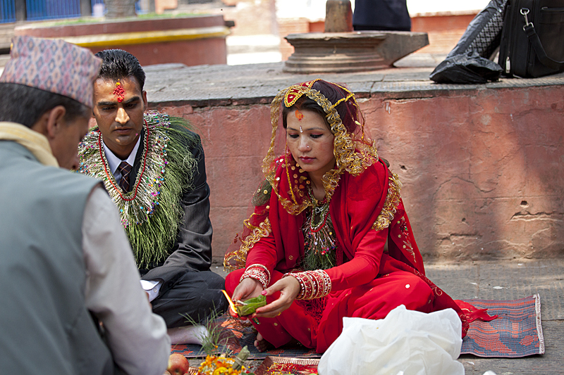 Первое брачное ночь девственницы. Свадьба в Индии невеста плачет. Как проходит первая брачная ночь в Таджикистане. Что делают в первые брачные ночи в Узбекистане.