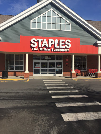Office Supply Store «Staples», reviews and photos, 113 Mill Plain Rd, Danbury, CT 06811, USA