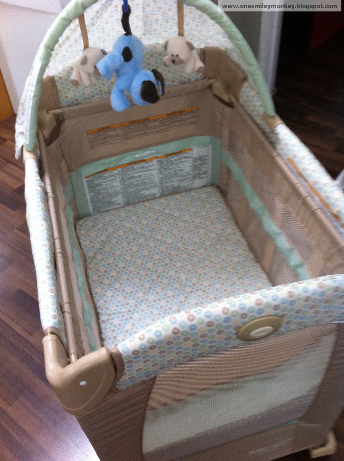 graco travel crib with stages