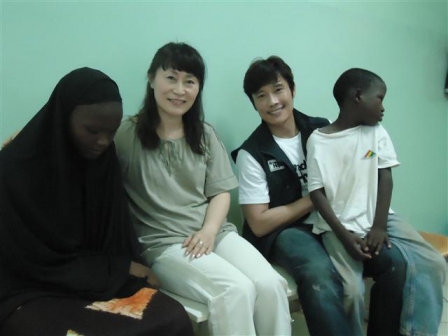 Lee Byung Hun au Mali en mai dernier. SSI_20110602181007_V