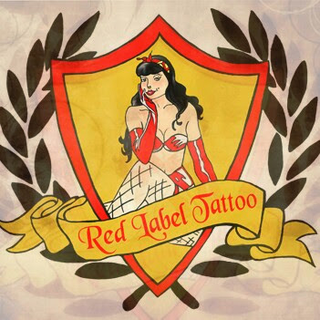 Red Label Tattoo und Piercing logo