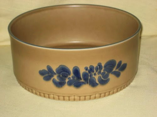  Pfaltzgraff FOLK ART Oven  &  Microwave Round Souffle Casserole Baking Dish 9 x 3 6/8 Inch - Made In USA